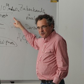 Prof. Paul G. Falkowski, academician of American Academy of Sciences visits YIC